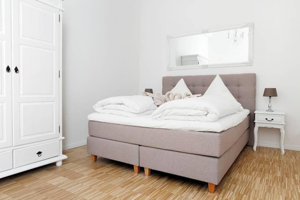Sc 06 By Rockchair Apartments L Superhost Status L 4 Bedrooms Boxspringbeds 2 Bathrooms Balcony Elevator - Cozy Family & Business Flair Welcomes You! Berlin Luaran gambar
