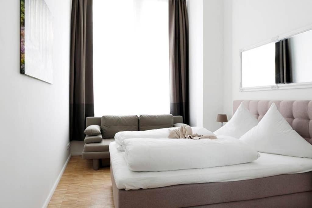 Sc 06 By Rockchair Apartments L Superhost Status L 4 Bedrooms Boxspringbeds 2 Bathrooms Balcony Elevator - Cozy Family & Business Flair Welcomes You! Berlin Luaran gambar