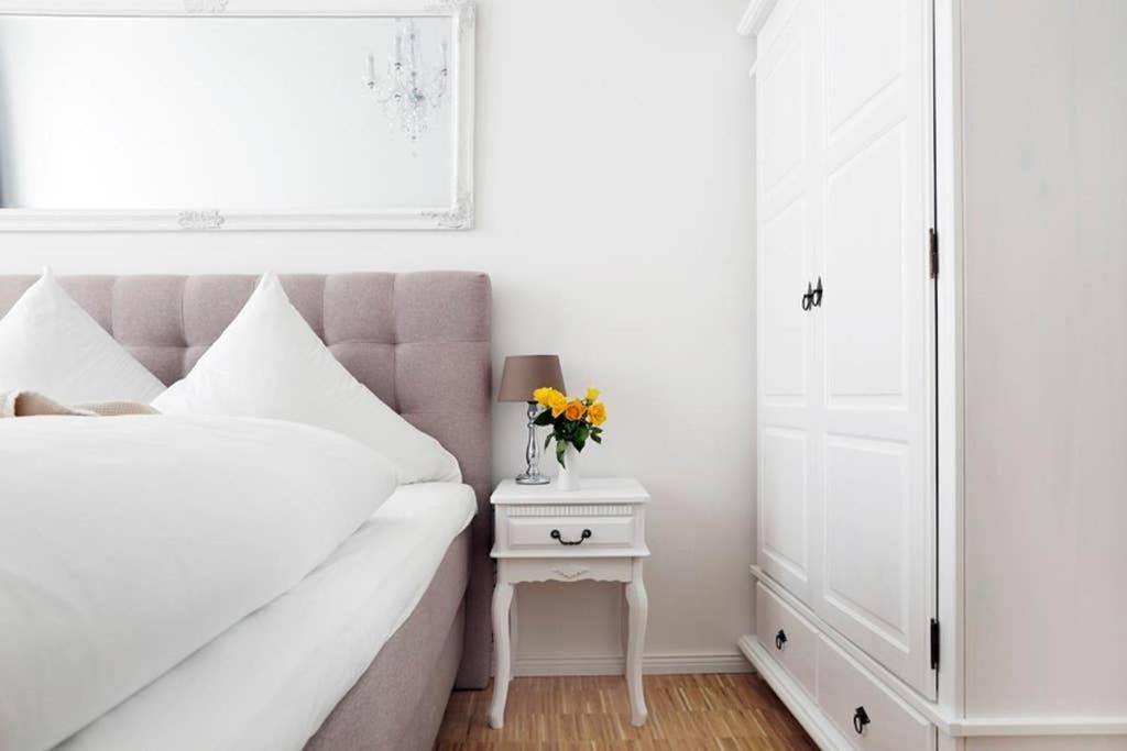 Sc 06 By Rockchair Apartments L Superhost Status L 4 Bedrooms Boxspringbeds 2 Bathrooms Balcony Elevator - Cozy Family & Business Flair Welcomes You! Berlin Luaran gambar