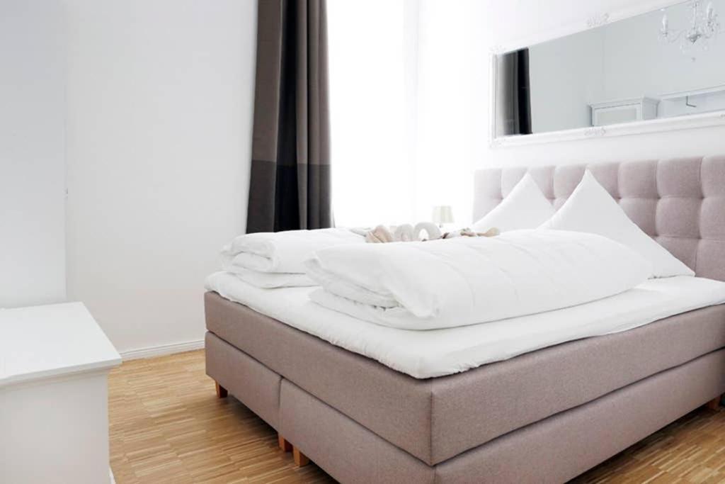 Sc 06 By Rockchair Apartments L Superhost Status L 4 Bedrooms Boxspringbeds 2 Bathrooms Balcony Elevator - Cozy Family & Business Flair Welcomes You! Berlin Luaran gambar