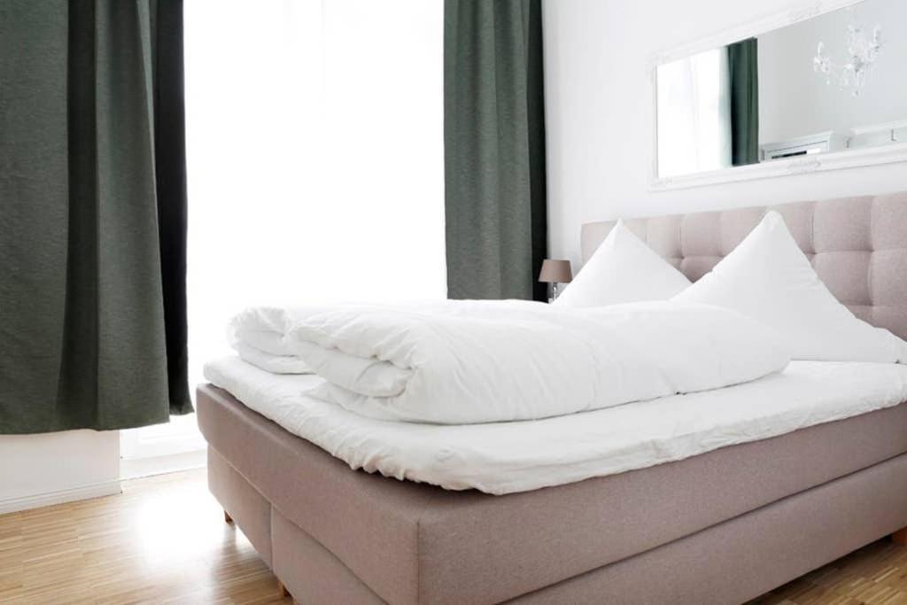 Sc 06 By Rockchair Apartments L Superhost Status L 4 Bedrooms Boxspringbeds 2 Bathrooms Balcony Elevator - Cozy Family & Business Flair Welcomes You! Berlin Luaran gambar