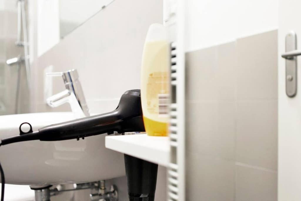 Sc 06 By Rockchair Apartments L Superhost Status L 4 Bedrooms Boxspringbeds 2 Bathrooms Balcony Elevator - Cozy Family & Business Flair Welcomes You! Berlin Luaran gambar