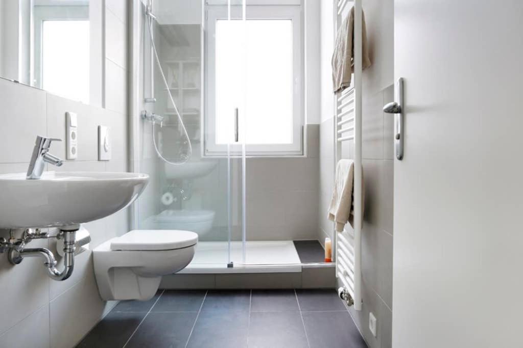 Sc 06 By Rockchair Apartments L Superhost Status L 4 Bedrooms Boxspringbeds 2 Bathrooms Balcony Elevator - Cozy Family & Business Flair Welcomes You! Berlin Luaran gambar
