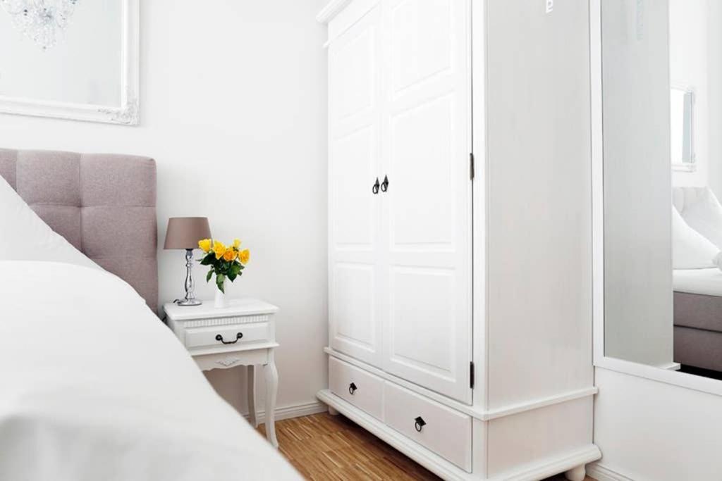 Sc 06 By Rockchair Apartments L Superhost Status L 4 Bedrooms Boxspringbeds 2 Bathrooms Balcony Elevator - Cozy Family & Business Flair Welcomes You! Berlin Luaran gambar